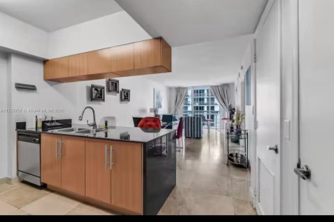 Copropriété à louer à Miami, Floride: 1 chambre, 76.64 m2 № 1710631 - photo 3