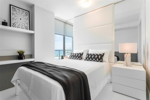 Condo in Miami Beach, Florida, 3 bedrooms  № 1977314 - photo 18