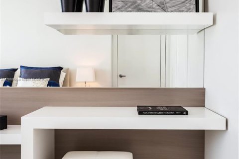 Condo in Miami Beach, Florida, 3 bedrooms  № 1977314 - photo 16