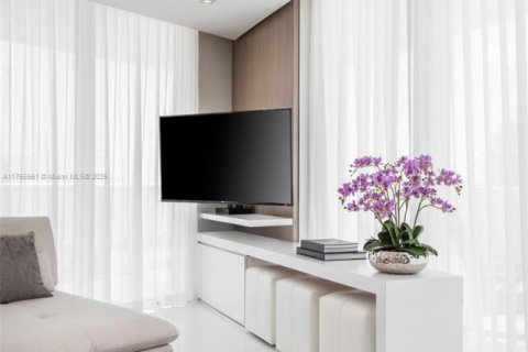 Condo in Miami Beach, Florida, 3 bedrooms  № 1977314 - photo 22