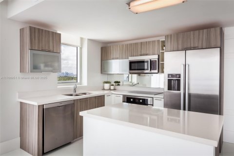 Condo in Miami Beach, Florida, 3 bedrooms  № 1977314 - photo 20