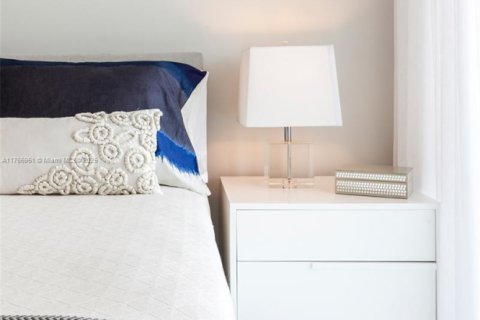 Condo in Miami Beach, Florida, 3 bedrooms  № 1977314 - photo 19