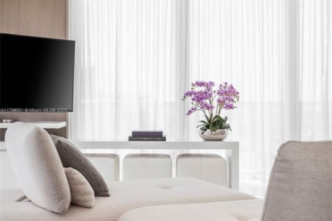 Condo in Miami Beach, Florida, 3 bedrooms  № 1977314 - photo 24