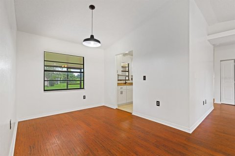 Villa ou maison à louer à Zephyrhills, Floride: 3 chambres, 138.05 m2 № 1886497 - photo 6