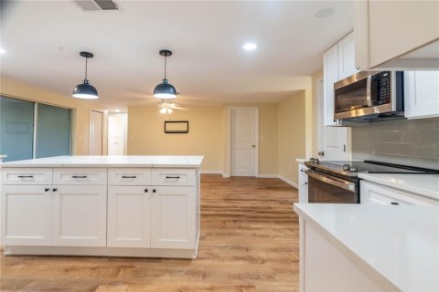 Villa ou maison à vendre à Hudson, Floride: 4 chambres, 184.23 m2 № 1654098 - photo 4
