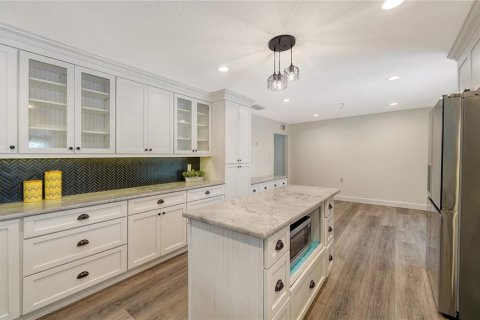House in Sarasota, Florida 4 bedrooms, 245.82 sq.m. № 1742590 - photo 11
