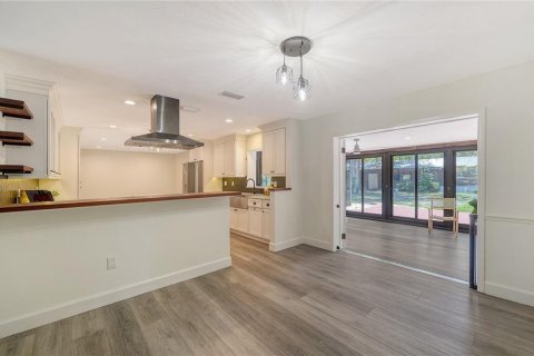 House in Sarasota, Florida 4 bedrooms, 245.82 sq.m. № 1742590 - photo 10