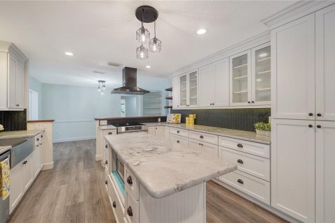 House in Sarasota, Florida 4 bedrooms, 245.82 sq.m. № 1742590 - photo 15