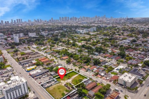 Immobilier commercial à vendre à Miami, Floride № 2066518 - photo 1