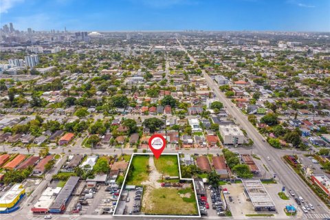 Immobilier commercial à vendre à Miami, Floride № 2066518 - photo 2