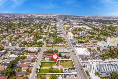 Immobilier commercial à vendre à Miami, Floride № 2066518 - photo 4