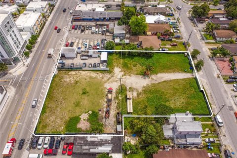 Immobilier commercial à vendre à Miami, Floride № 2066518 - photo 9