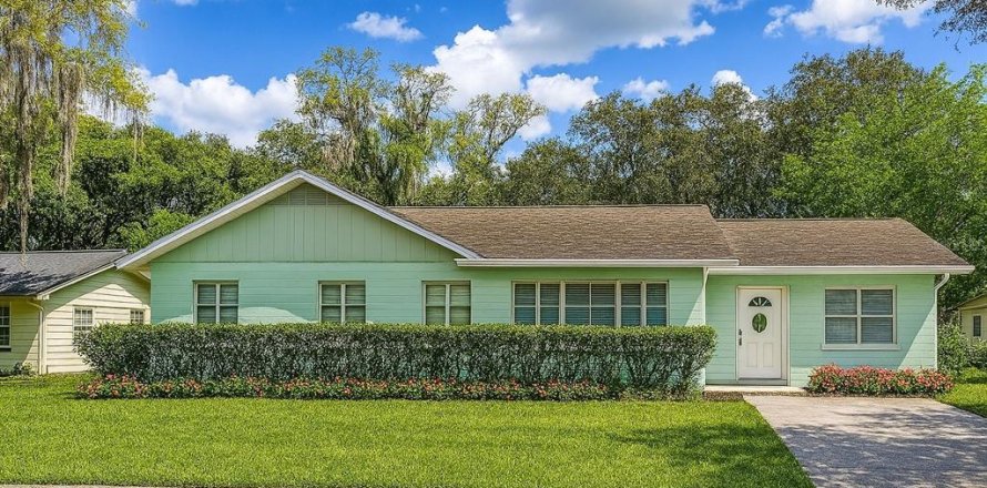 House in Ocala, Florida 3 bedrooms, 132.85 sq.m. № 1841581