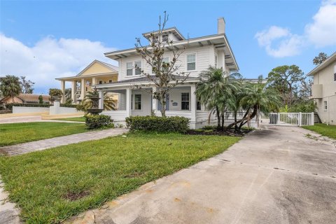 House in Saint Petersburg, Florida 3 bedrooms, 232.72 sq.m. № 1804062 - photo 4