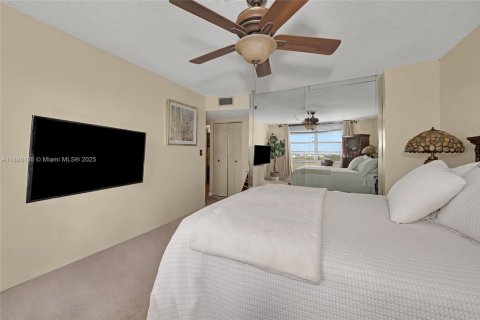 Copropriété à vendre à Aventura, Floride: 2 chambres, 99.68 m2 № 2038795 - photo 11
