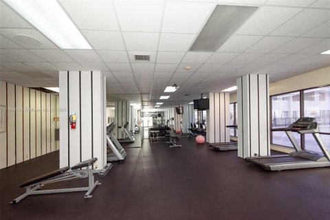 Copropriété à vendre à Aventura, Floride: 2 chambres, 99.68 m2 № 2038795 - photo 28