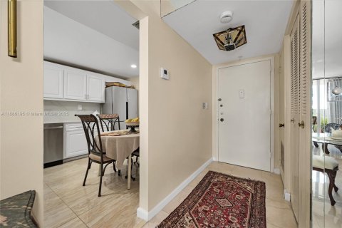 Copropriété à vendre à Aventura, Floride: 2 chambres, 99.68 m2 № 2038795 - photo 18