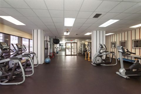 Copropriété à vendre à Aventura, Floride: 2 chambres, 99.68 m2 № 2038795 - photo 29