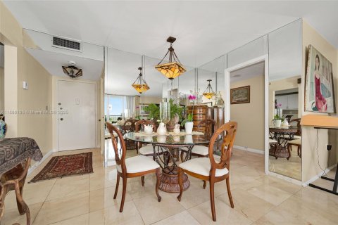 Copropriété à vendre à Aventura, Floride: 2 chambres, 99.68 m2 № 2038795 - photo 20