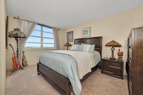 Copropriété à vendre à Aventura, Floride: 2 chambres, 99.68 m2 № 2038795 - photo 9