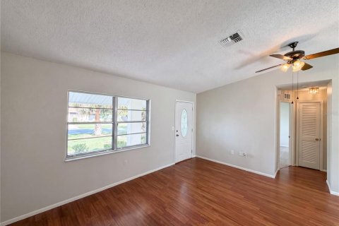 Casa en venta en Spring Hill, Florida, 2 dormitorios, 78.78 m2 № 2156903 - foto 6