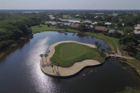 House in Venice, Florida 2 bedrooms, 155.61 sq.m. № 214759 - photo 4