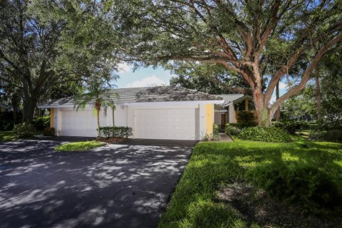 House in Venice, Florida 2 bedrooms, 155.61 sq.m. № 214759 - photo 1
