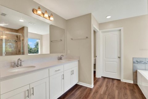 House in San Antonio, Florida 5 bedrooms, 284.19 sq.m. № 1717593 - photo 17
