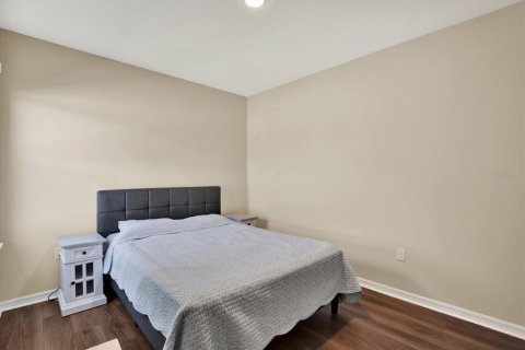 House in San Antonio, Florida 5 bedrooms, 284.19 sq.m. № 1717593 - photo 13