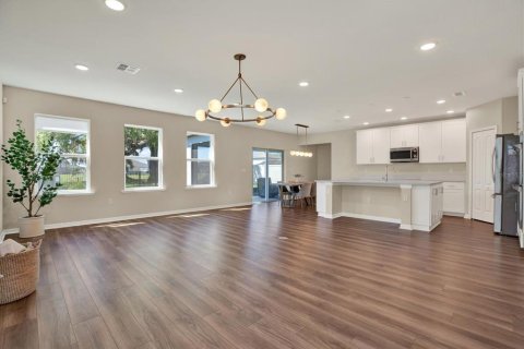 House in San Antonio, Florida 5 bedrooms, 284.19 sq.m. № 1717593 - photo 7