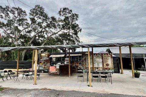 Propiedad comercial en venta en Gibsonton, Florida, 371.33 m2 № 1911527 - foto 4
