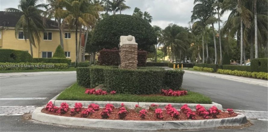 Condo in Homestead, Florida, 2 bedrooms  № 1692627