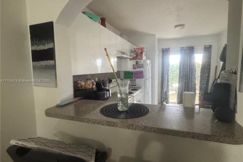 Condo in Homestead, Florida, 2 bedrooms  № 1692627 - photo 6