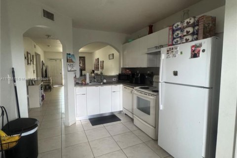 Condo in Homestead, Florida, 2 bedrooms  № 1692627 - photo 15