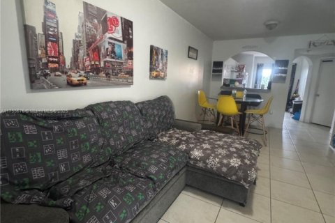 Condo in Homestead, Florida, 2 bedrooms  № 1692627 - photo 9