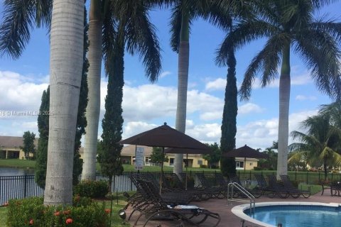 Condo in Homestead, Florida, 2 bedrooms  № 1692627 - photo 19