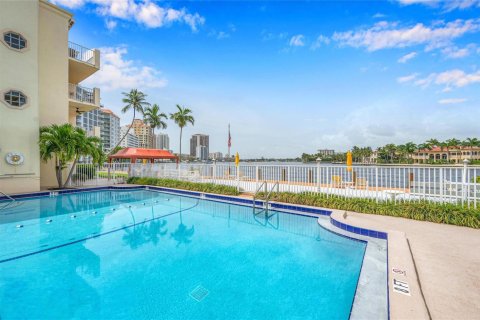 Condominio en venta en Fort Lauderdale, Florida, 1 dormitorio, 55.83 m2 № 2082871 - foto 29