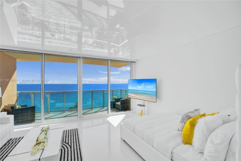 Снять в аренду кондоминиум в Холливуд, Флорида 44.78м2, № 1954118 - фото 3