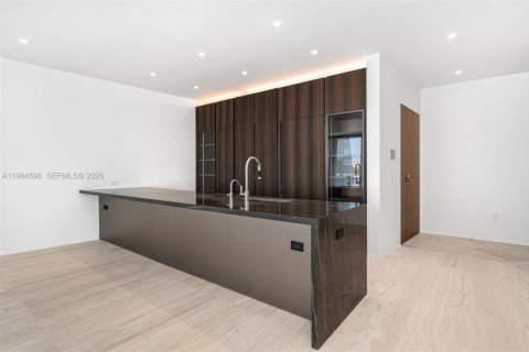 Снять в аренду кондоминиум в Майами, Флорида 3 спальни, 226.03м2, № 2050784 - фото 14