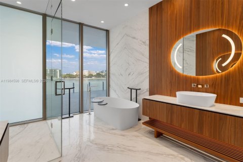 Снять в аренду кондоминиум в Майами, Флорида 3 спальни, 226.03м2, № 2050784 - фото 23