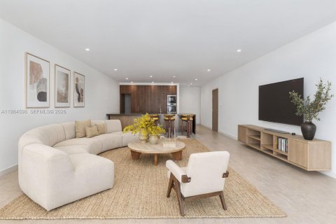 Снять в аренду кондоминиум в Майами, Флорида 3 спальни, 226.03м2, № 2050784 - фото 28