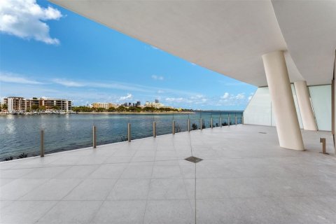 Снять в аренду кондоминиум в Майами, Флорида 3 спальни, 226.03м2, № 2050784 - фото 4