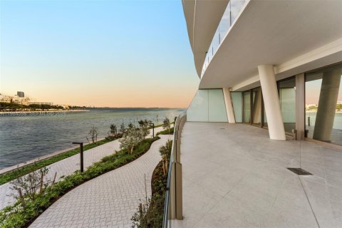 Снять в аренду кондоминиум в Майами, Флорида 3 спальни, 226.03м2, № 2050784 - фото 11