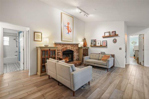 Villa ou maison à vendre à Apopka, Floride: 4 chambres, 180.04 m2 № 2151914 - photo 4