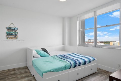 Copropriété à louer à Hollywood, Floride: 2 chambres, 97.55 m2 № 1946458 - photo 26