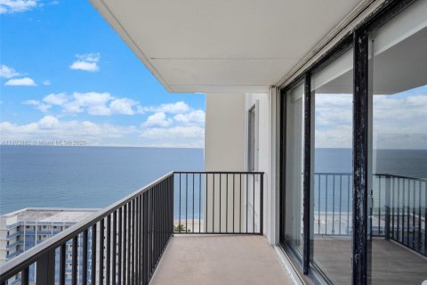 Copropriété à louer à Hollywood, Floride: 2 chambres, 97.55 m2 № 1946458 - photo 7
