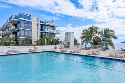 Copropriété à louer à Hollywood, Floride: 2 chambres, 97.55 m2 № 1946458 - photo 30