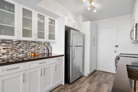 Copropriété à louer à Hollywood, Floride: 2 chambres, 97.55 m2 № 1946458 - photo 14