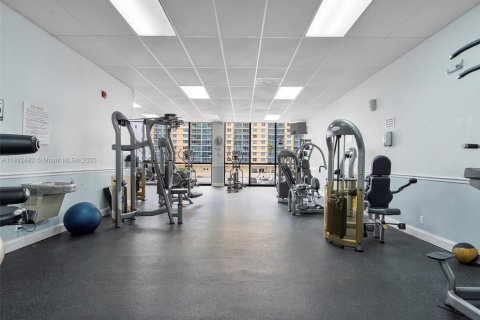 Copropriété à louer à Hollywood, Floride: 2 chambres, 97.55 m2 № 1946458 - photo 28