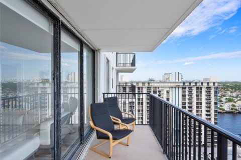 Copropriété à louer à Hollywood, Floride: 2 chambres, 97.55 m2 № 1946458 - photo 6